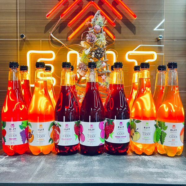 Сет "Сидровий All" 11 л: Sweet Fresh Cider Вишня – 1 л, Груша – 1 л, Абрикос – 1 л, Яблучний – 1 л; Яблучний Б/А – 1 л; Сидр Купажний: Гранат-Малина – 1 л, Малина - Чорниця – 1 л; Фраголіно – 1 л; Асті – 1 л; Грейпфрут - 1 л; Radler - 1 л 4820200000019 фото